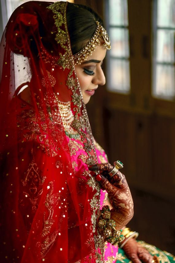 Closeup Bengali Bridal Pose Ideas For Upcoming Wedding